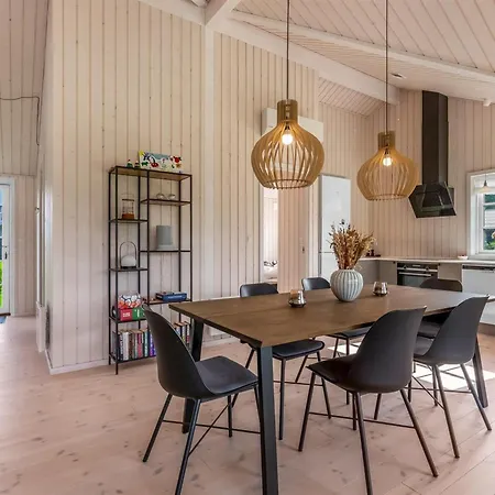 Casa vacanze Hellevi - 900m From The Sea By Interhome Bøtø By
